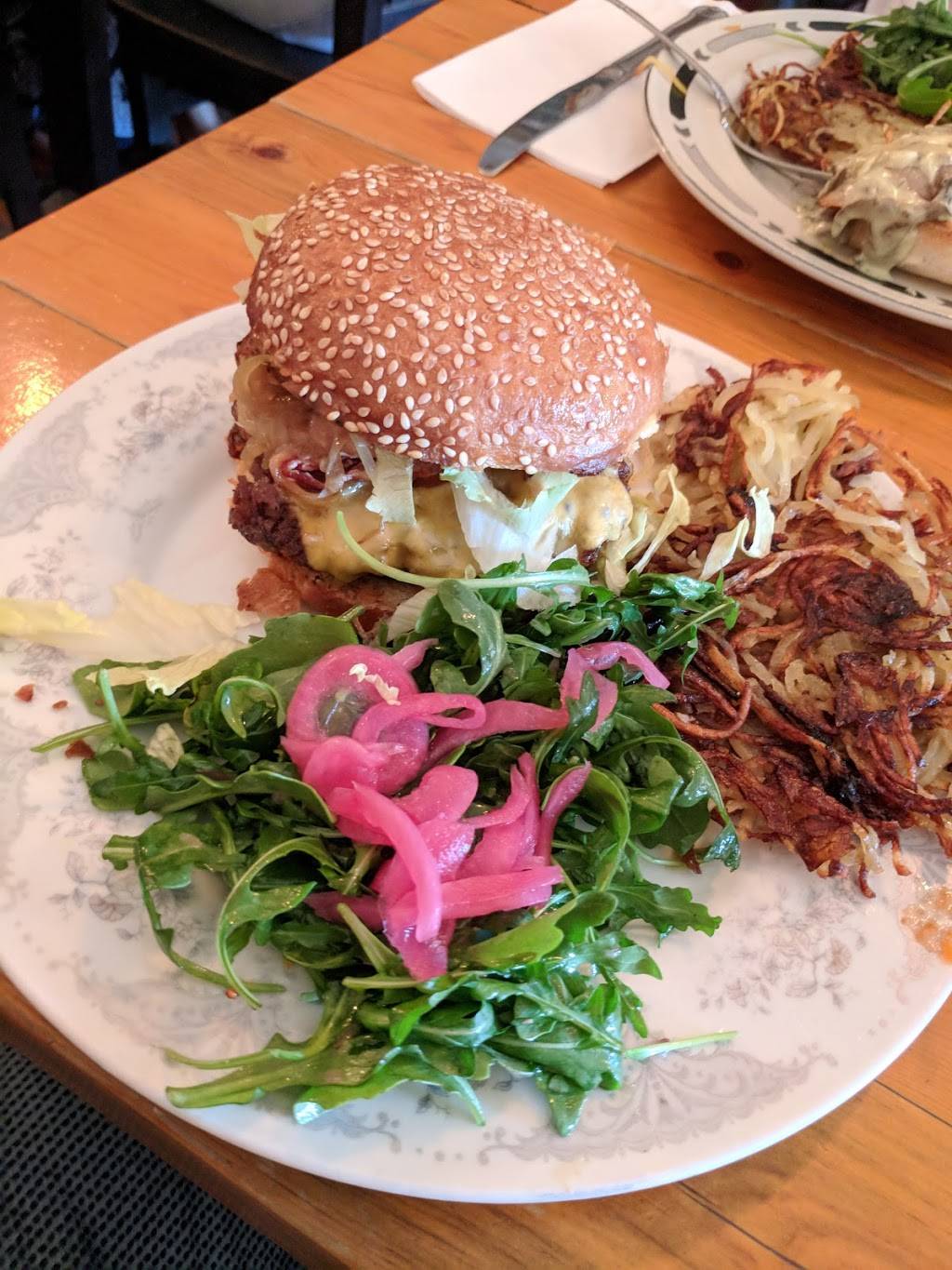 The Federal | restaurant | 1438 Dundas St W, Toronto, ON M6J 1Y6, Canada | 6473529120 OR +1 647-352-9120