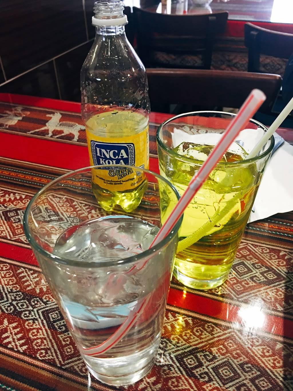 Las 3 Regiones | restaurant | 13840 Braddock Rd, Centreville, VA 20121, USA | 7038305930 OR +1 703-830-5930