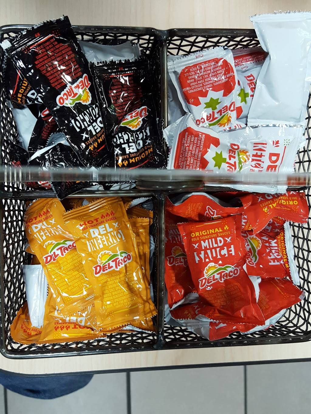 Del Taco | meal takeaway | 200 Antelope Blvd, Red Bluff, CA 96080, USA | 5305293297 OR +1 530-529-3297