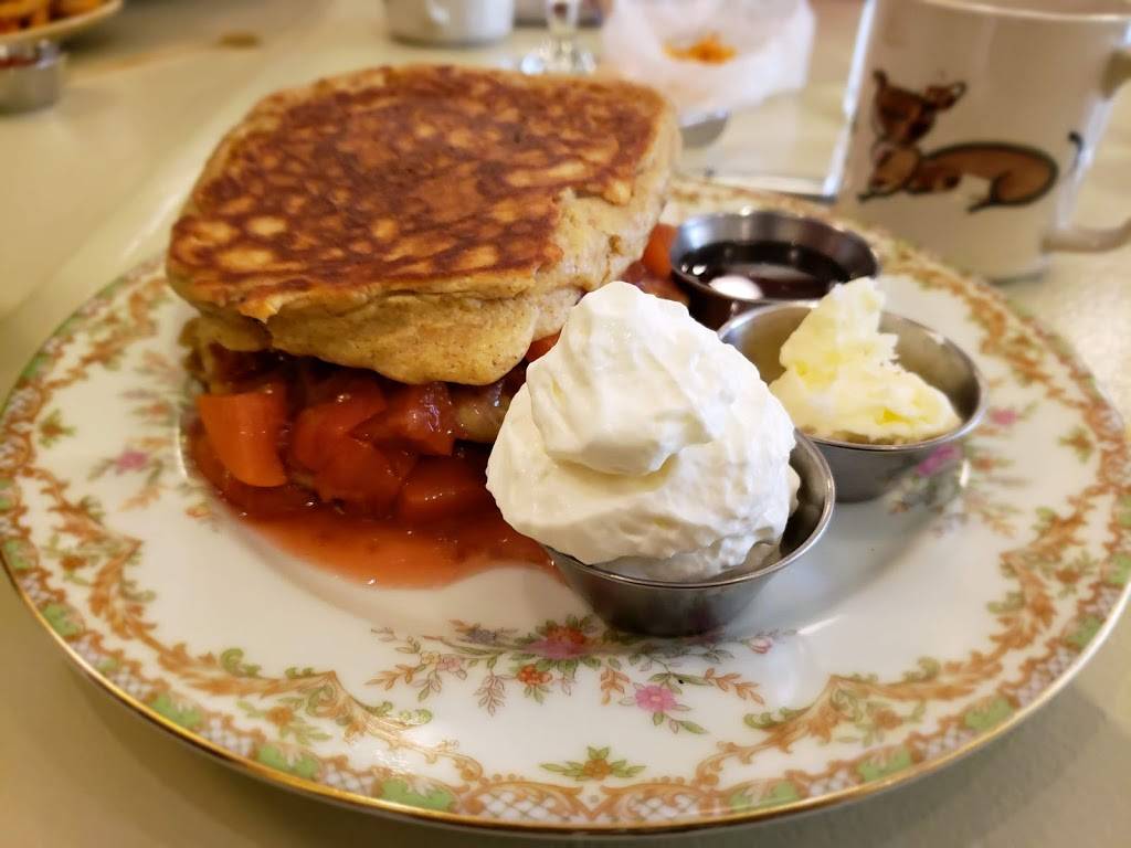 City Betty | restaurant | 1352 Danforth Ave, Toronto, ON M4J 1M9, Canada | 6472713949 OR +1 647-271-3949