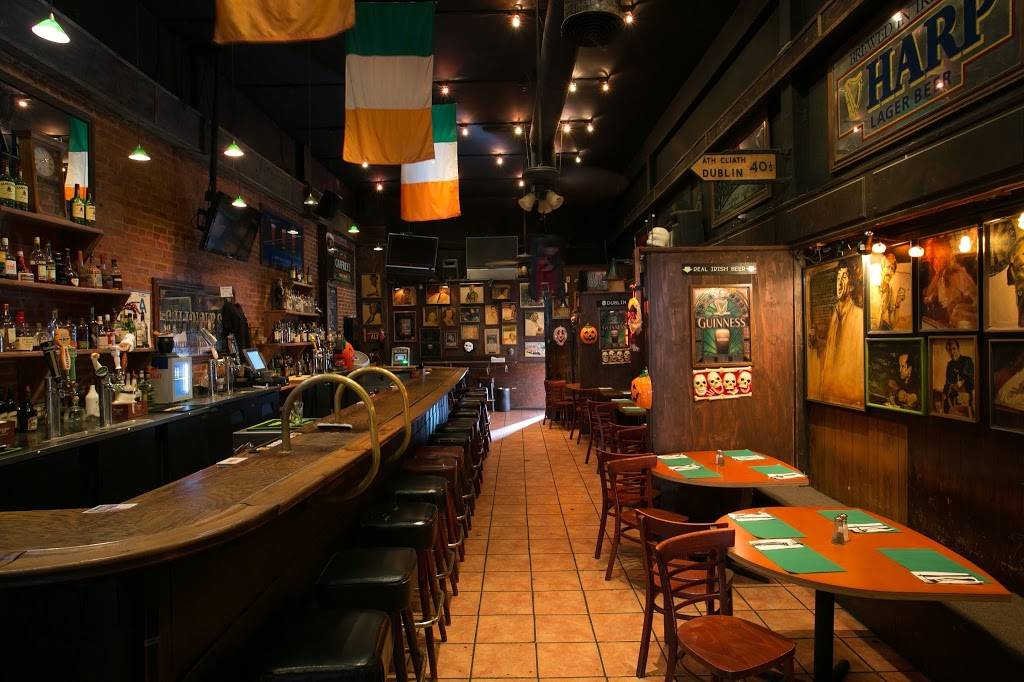 Molly Malones Irish Pub | restaurant | 575 S Fairfax Ave, Los Angeles, CA 90036, USA | 3239351577 OR +1 323-935-1577