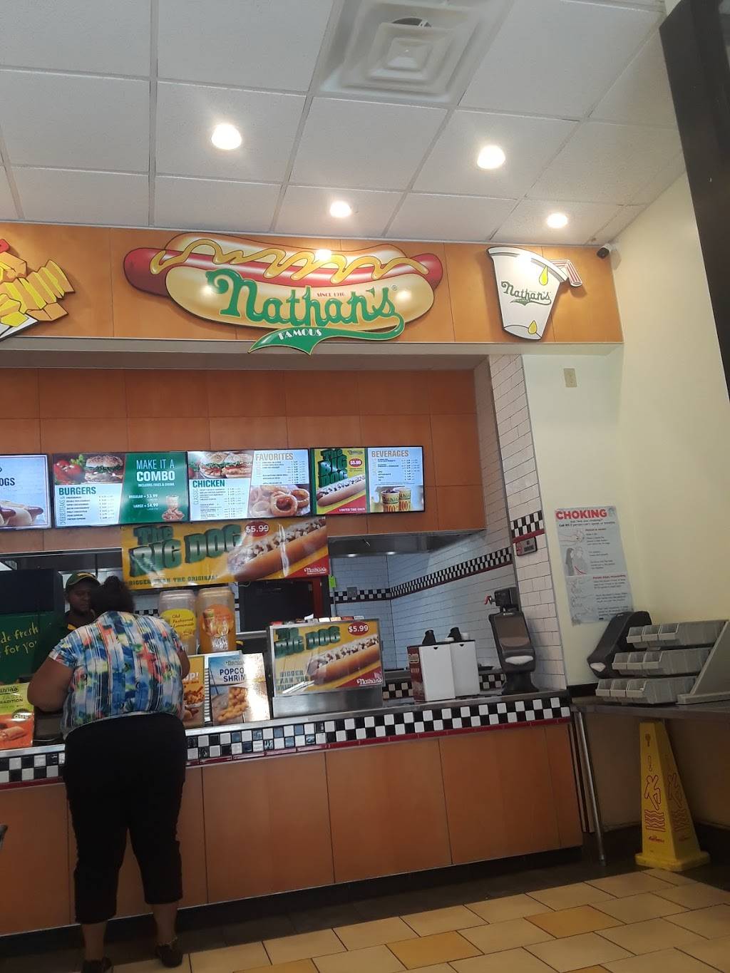 Nathans Famous Hot Dogs | restaurant | 25 Flatbush Ave, Brooklyn, NY 11217, USA | 7187973803 OR +1 718-797-3803