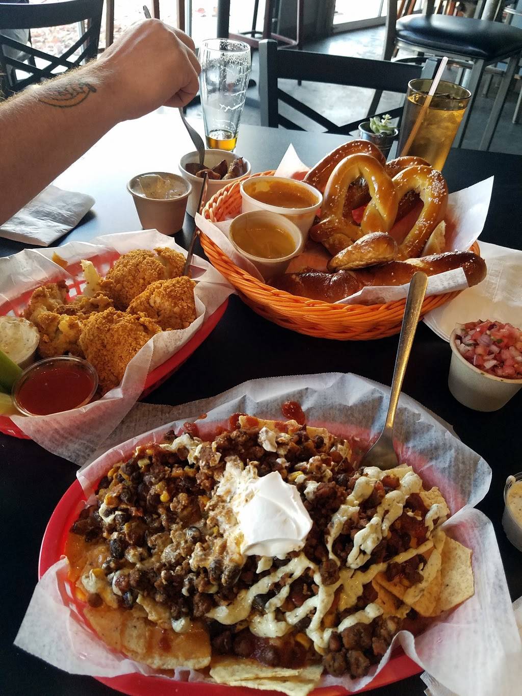 New Albanian Brewing Company Bank Street Brewhouse | restaurant | 415 Bank St, New Albany, IN 47150, USA | 81294425773 OR +1 812-944-2577 ext. 3