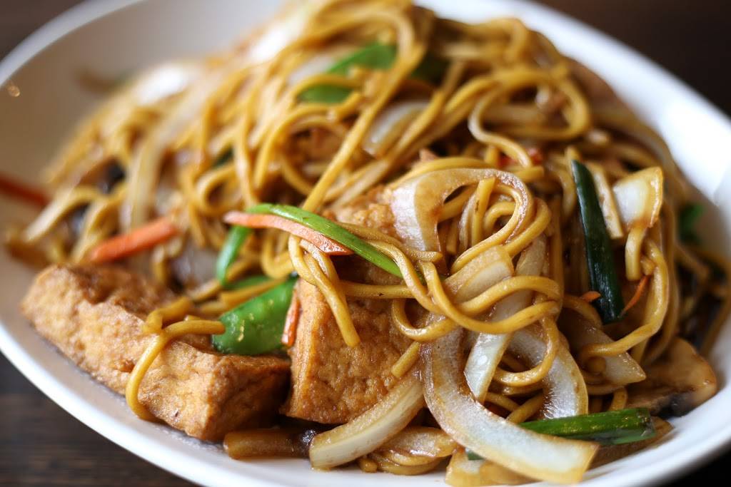 Mos Asian Bistro | restaurant | 1353 W Fullerton Ave, Chicago, IL 60614, USA | 7732481758 OR +1 773-248-1758