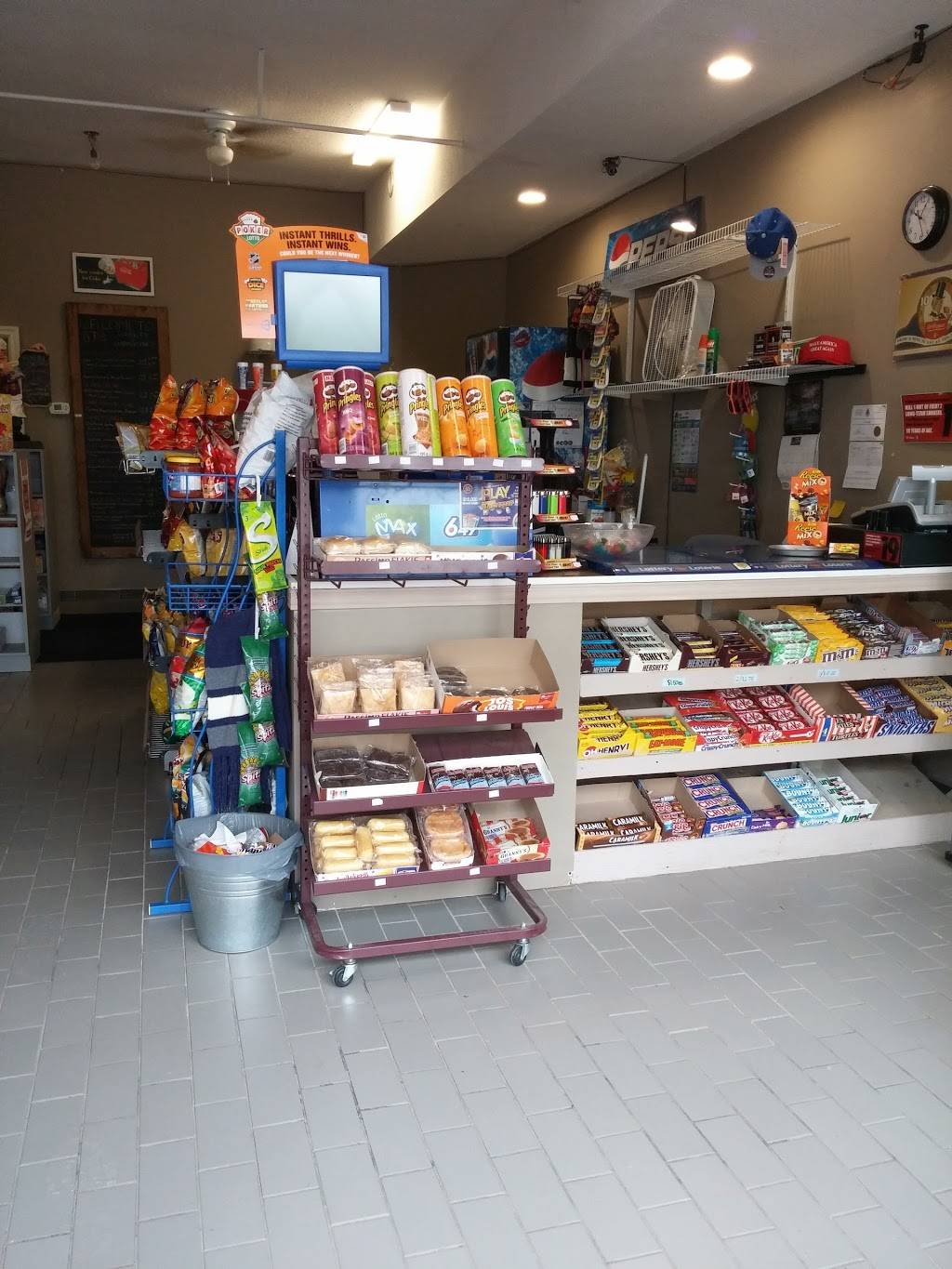 BJs Variety and Submarines | restaurant | 35 Ontario Rd, Welland, ON L3B 5C1, Canada | 9057355570 OR +1 905-735-5570