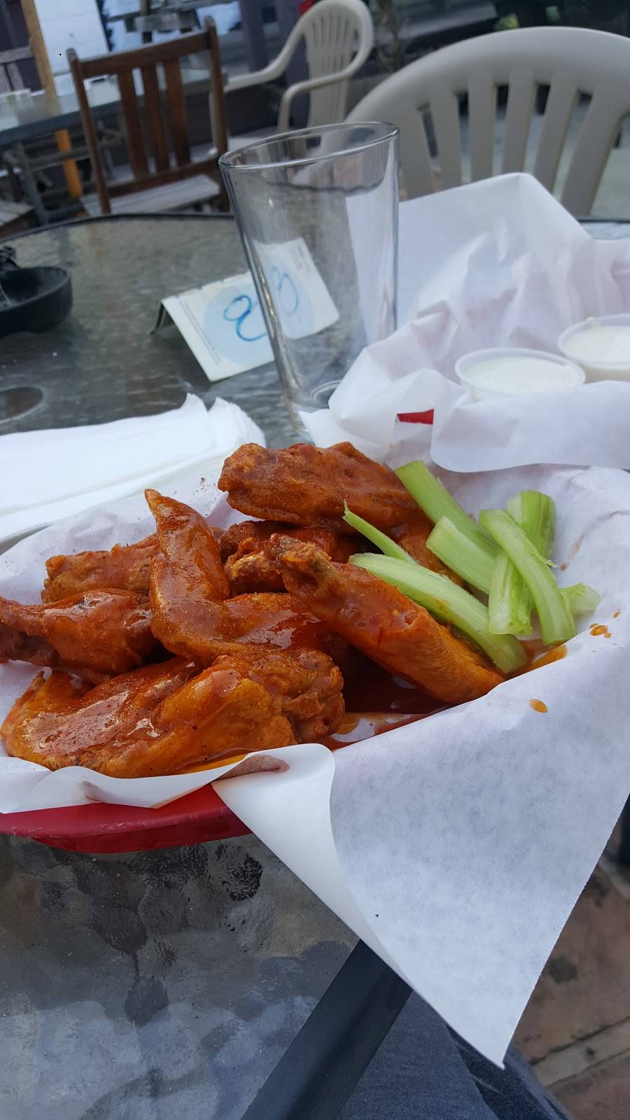 Jerseys Bar & Grill | restaurant | 1453 Aviation Blvd, Redondo Beach, CA 90278, USA | 3103742424 OR +1 310-374-2424