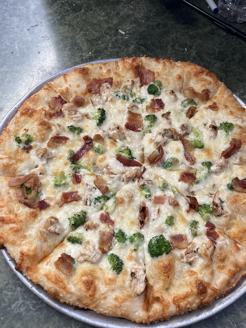 Wicked Pizza | restaurant | 235 Newton St, Waltham, MA 02453, USA | 7818948722 OR +1 781-894-8722