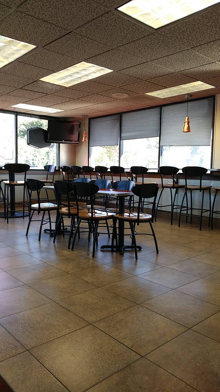 Jack in the Box | restaurant | 31005 Mission Blvd, Hayward, CA 94544, USA | 5104876838 OR +1 510-487-6838