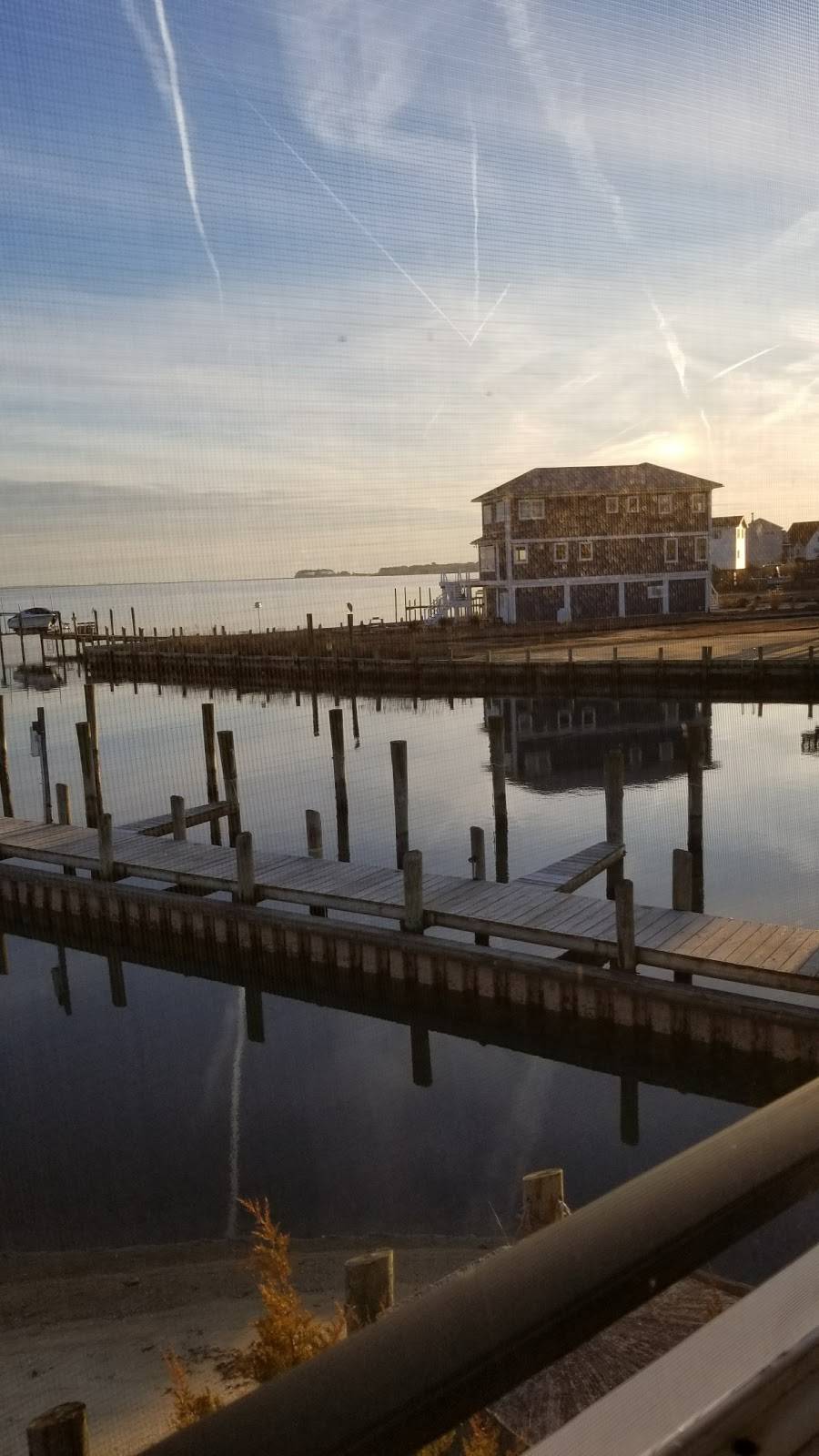 Captains Cove Golf & Yacht Club | restaurant | 3332 Captains Corridor, Greenbackville, VA 23356, USA | 7578243465 OR +1 757-824-3465