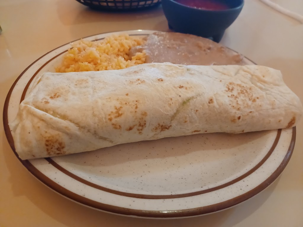 Yeyas | restaurant | 105 S Main St, Johnson City, KS 67855, USA | 6204921701 OR +1 620-492-1701