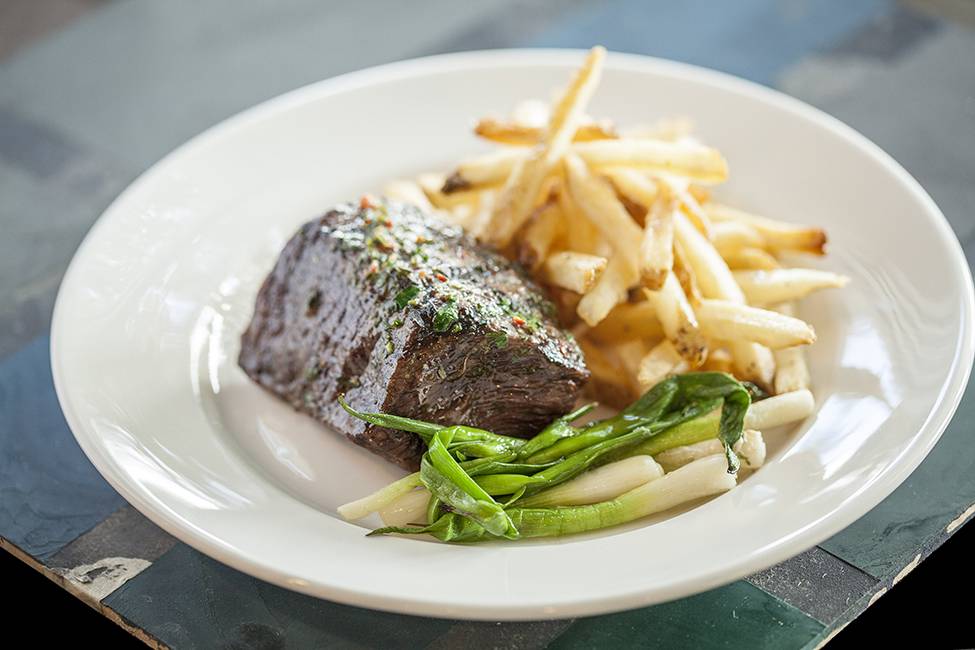 ¡CUATRO Restaurant & Bar | restaurant | 5300 W Lutz Lake Fern Rd #4, Lutz, FL 33558, USA | 8139491486 OR +1 813-949-1486