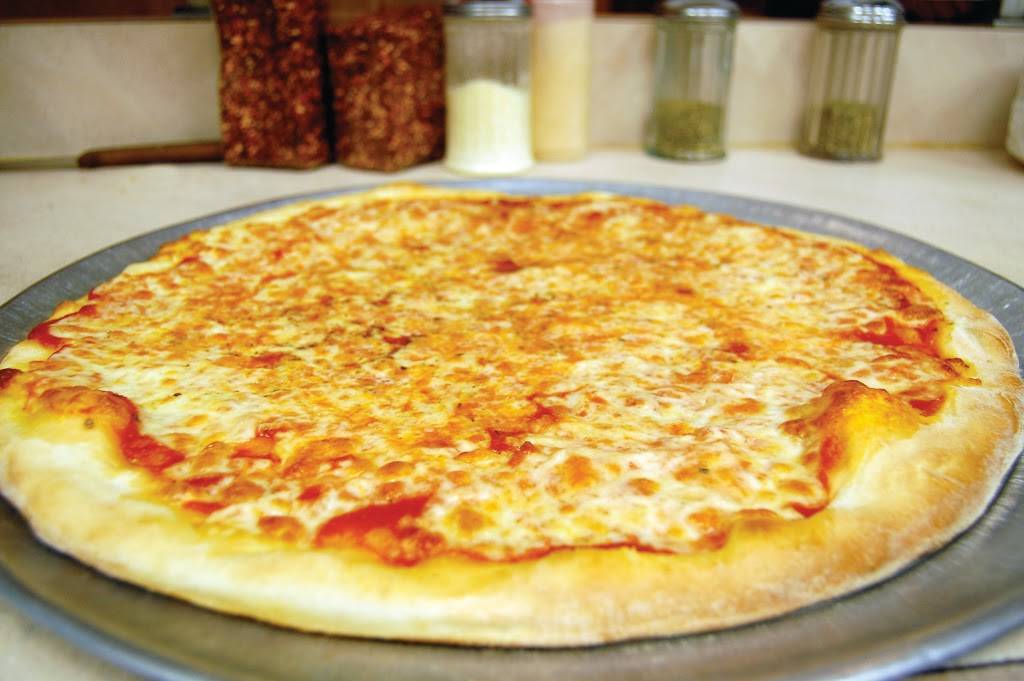 Vinnys Kendall Park Pizza & Restaurant | restaurant | 7 Allston Rd, Kendall Park, NJ 08824, USA | 7322974880 OR +1 732-297-4880