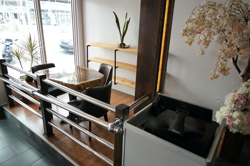 Locura 305 - Peruvian Cuisine | restaurant | 7122 Collins Ave, Miami Beach, FL 33141, USA | 7867957682 OR +1 786-795-7682