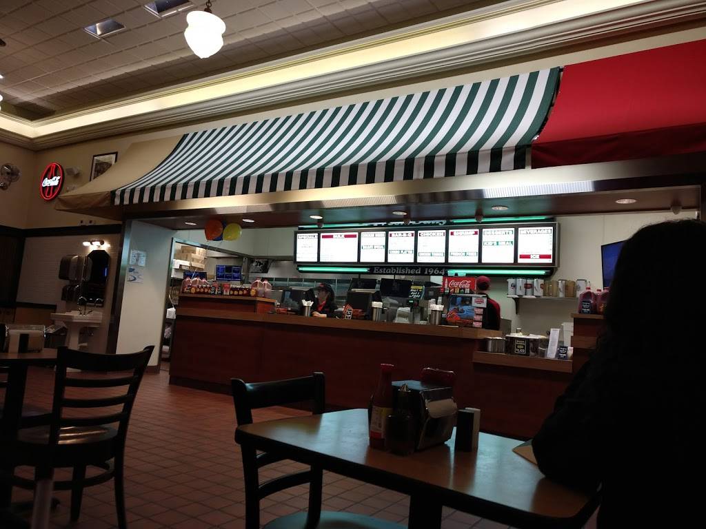 Smithfields Chicken N Bar-B-Q | restaurant | 4101 Fernhurst Way, Greensboro, NC 27406, USA | 3362742087 OR +1 336-274-2087