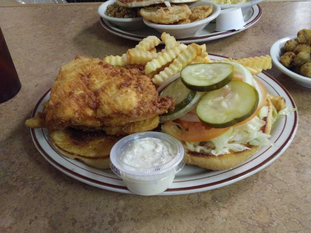 Bradley’s Seafood Steaks | restaurant | 909 N, FL-19, Palatka, FL 32177, USA | 3863264334 OR +1 386-326-4334