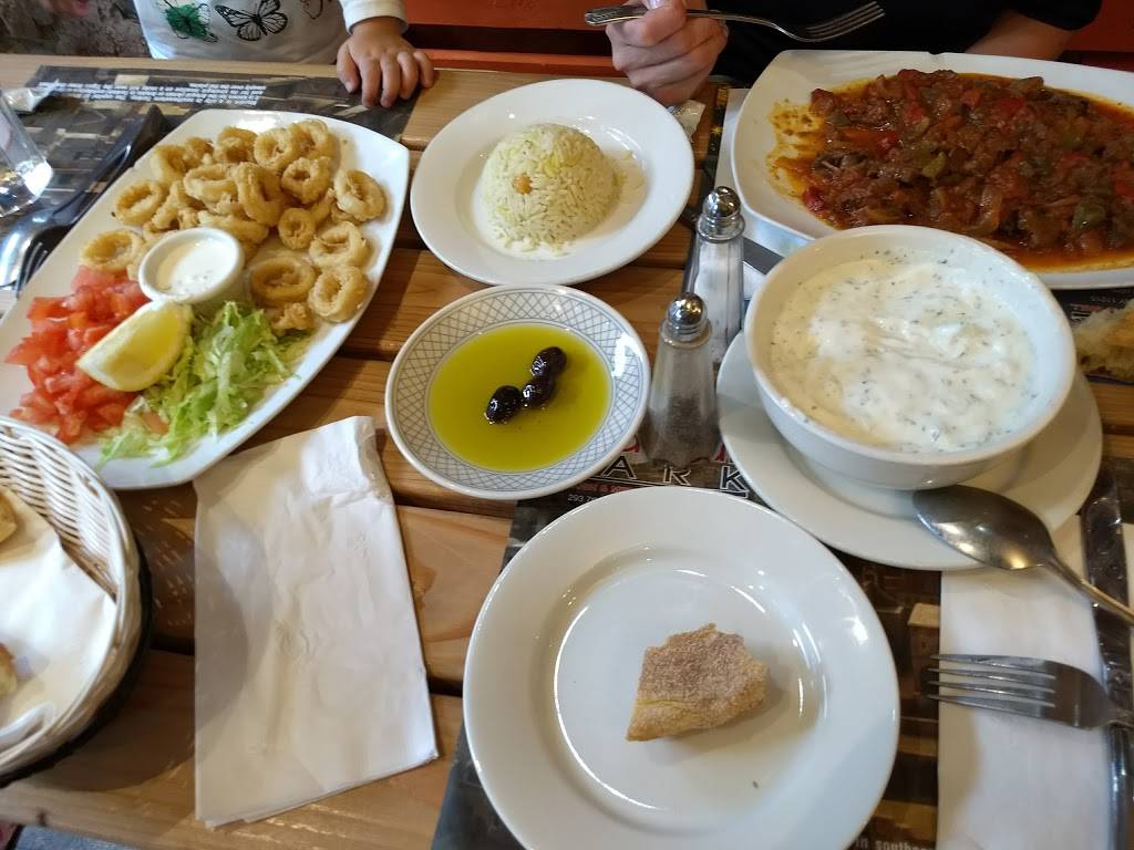 Istanbul Park | restaurant | 293 7th Ave, Brooklyn, NY 11215, USA | 7188323400 OR +1 718-832-3400