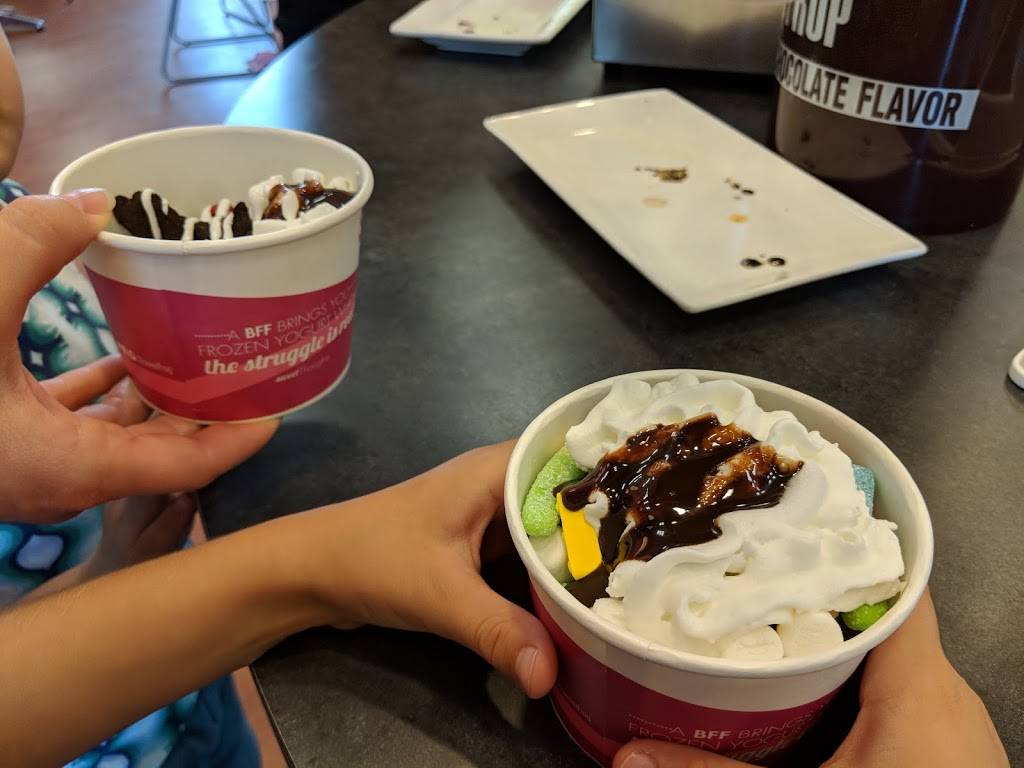 Sweet Frog - Premium Frozen Yogurt | restaurant | 9645 Lincolnway Ln #109, Frankfort, IL 60423, USA | 8152772269 OR +1 815-277-2269