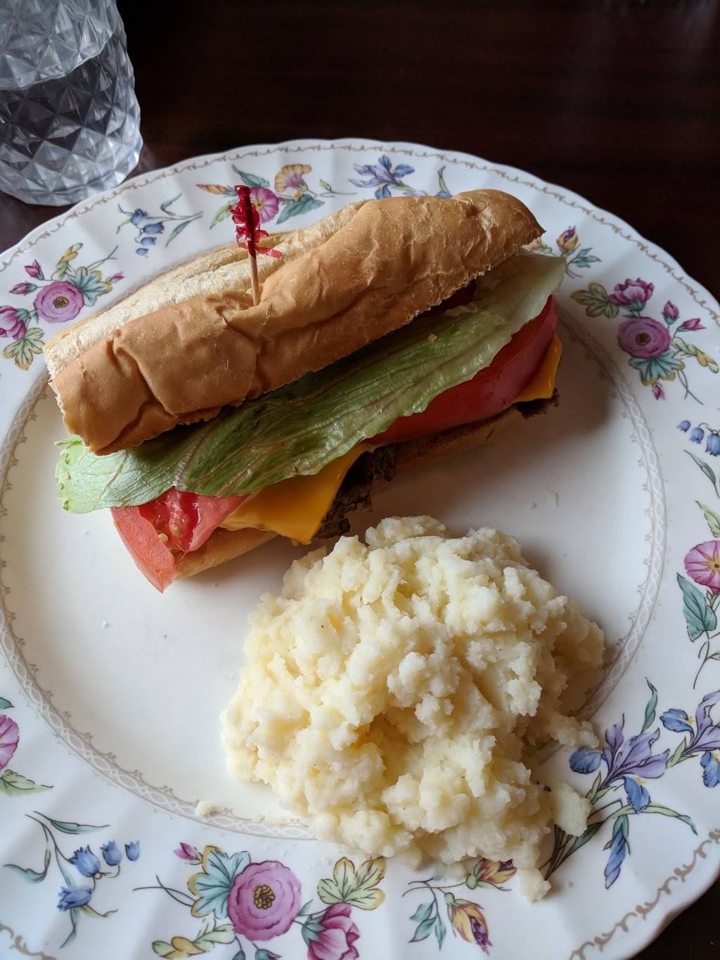 Pine Grove Restaurant | restaurant | 574 Pine Grove Rd, Bluemont, VA 20135, USA | 5405548126 OR +1 540-554-8126