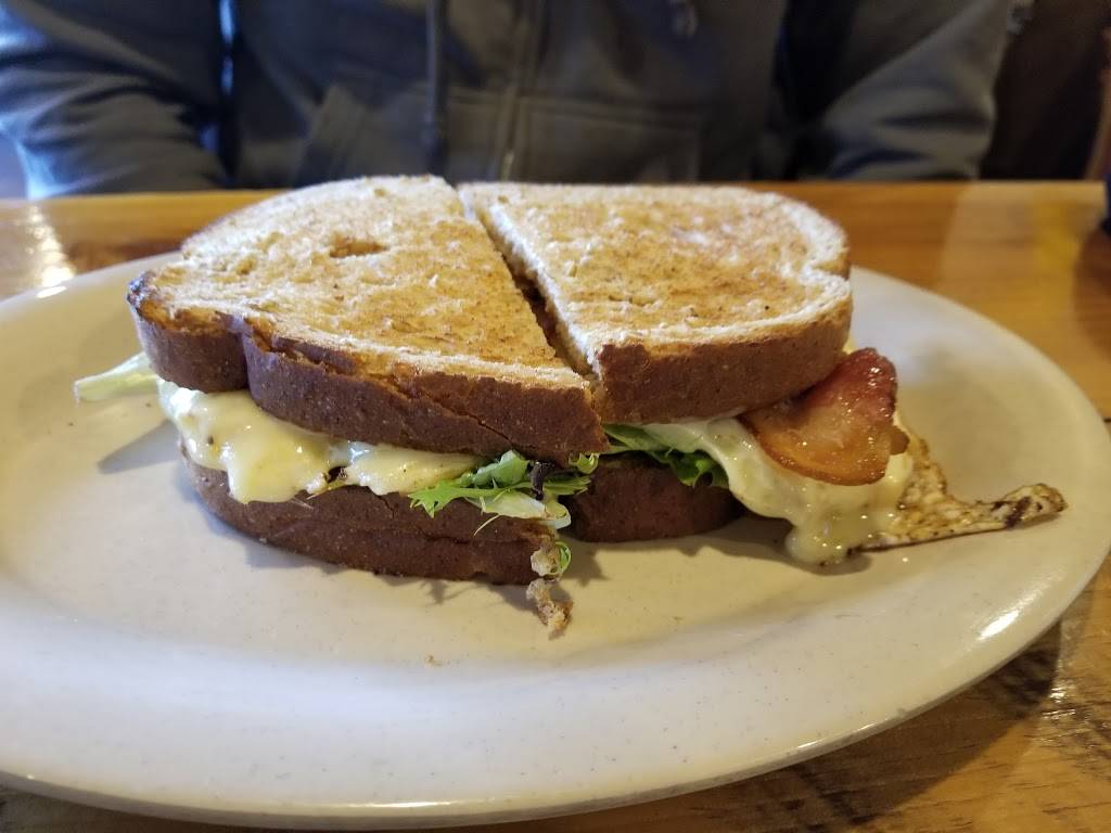 Chesapeake Market & Deli | restaurant | 7150 Lake Shore Dr, North Beach, MD 20714, USA | 4102577757 OR +1 410-257-7757