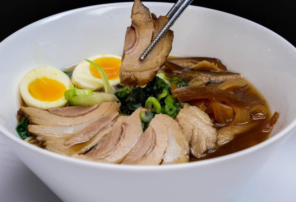 Spicy Tuna | restaurant | 4823 W National Ave, West Milwaukee, WI 53214, USA | 4146714823 OR +1 414-671-4823