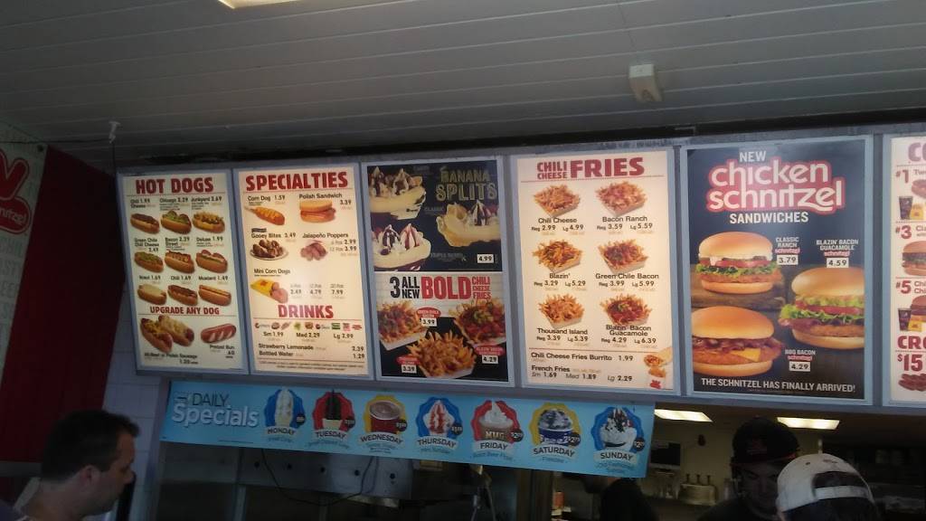 Wienerschnitzel | restaurant | 5905 Evergreen Way, Everett, WA 98203, USA | 4253536363 OR +1 425-353-6363