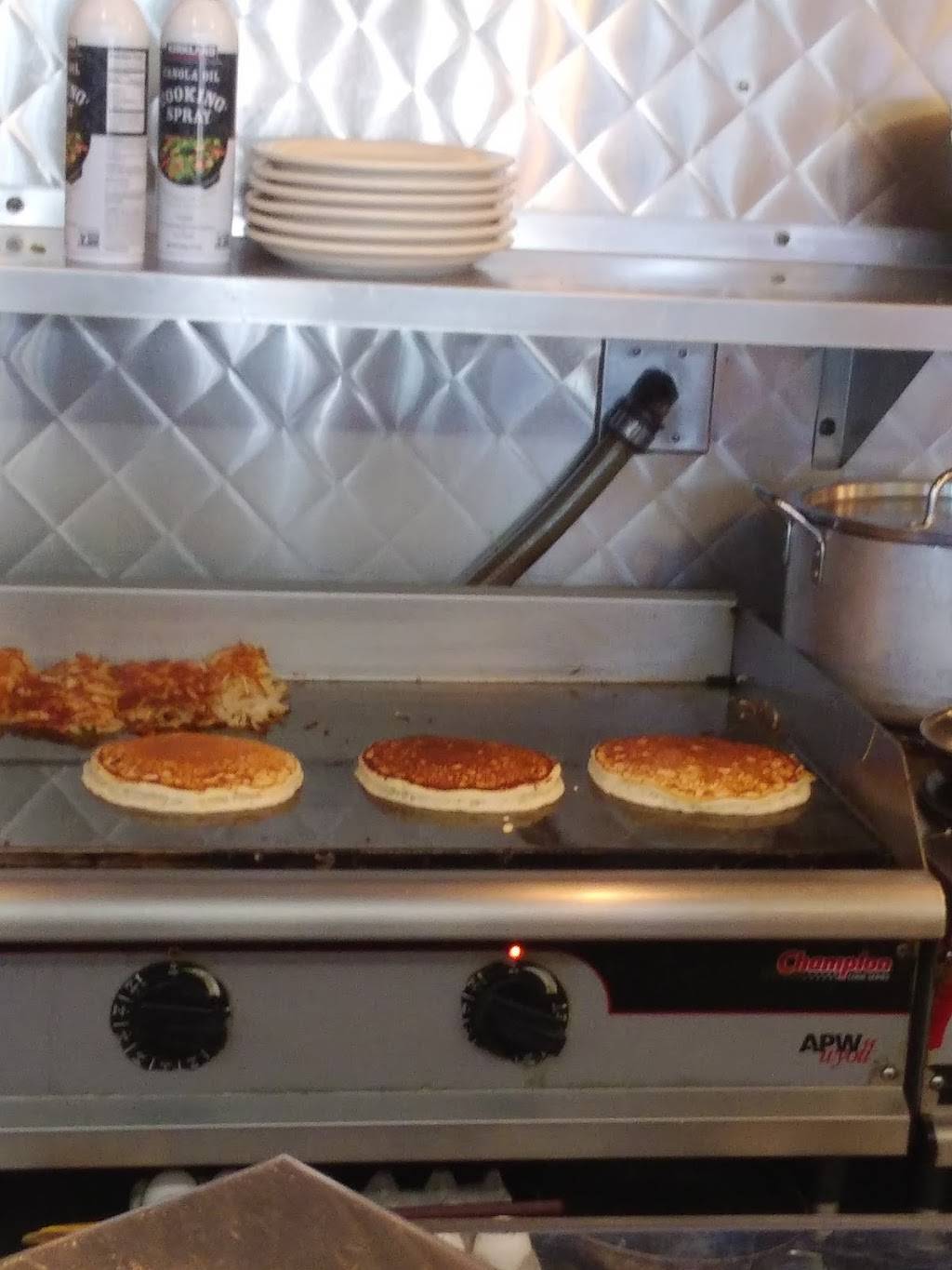 Starliner Diner | restaurant | 5111 W Maryland Ave, Glendale, AZ 85301, USA | 6238428848 OR +1 623-842-8848