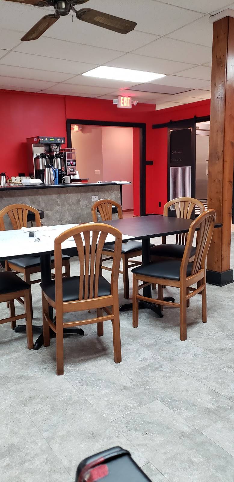 Macker Backer | restaurant | 1204 Mills St, Black Earth, WI 53515, USA | 6088131083 OR +1 608-813-1083