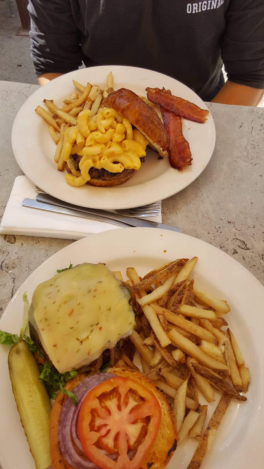 Jolies Place | restaurant | 140 West Warner Road, Chandler, AZ 85225, USA | 4807860436 OR +1 480-786-0436