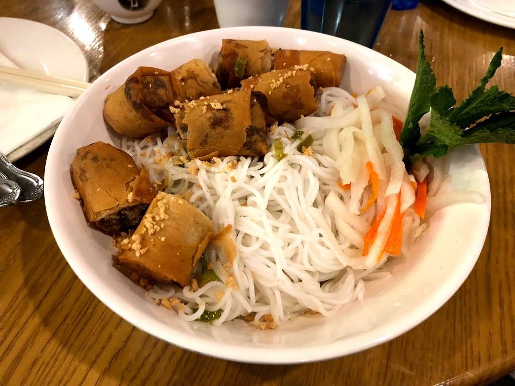Pho Hoang | restaurant | 41-01 Kissena Blvd, Flushing, NY 11355, USA | 7187626151 OR +1 718-762-6151