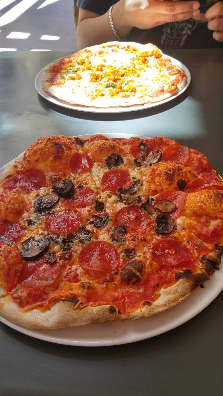 Sauce Pizza & Wine | restaurant | 7135 E Camelback Rd, Scottsdale, AZ 85251, USA | 4803218844 OR +1 480-321-8844