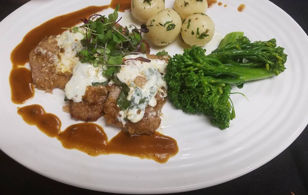 Harvest Restaurant | restaurant | 4051 E Main St, St. Charles, IL 60174, USA | 6305846300 OR +1 630-584-6300