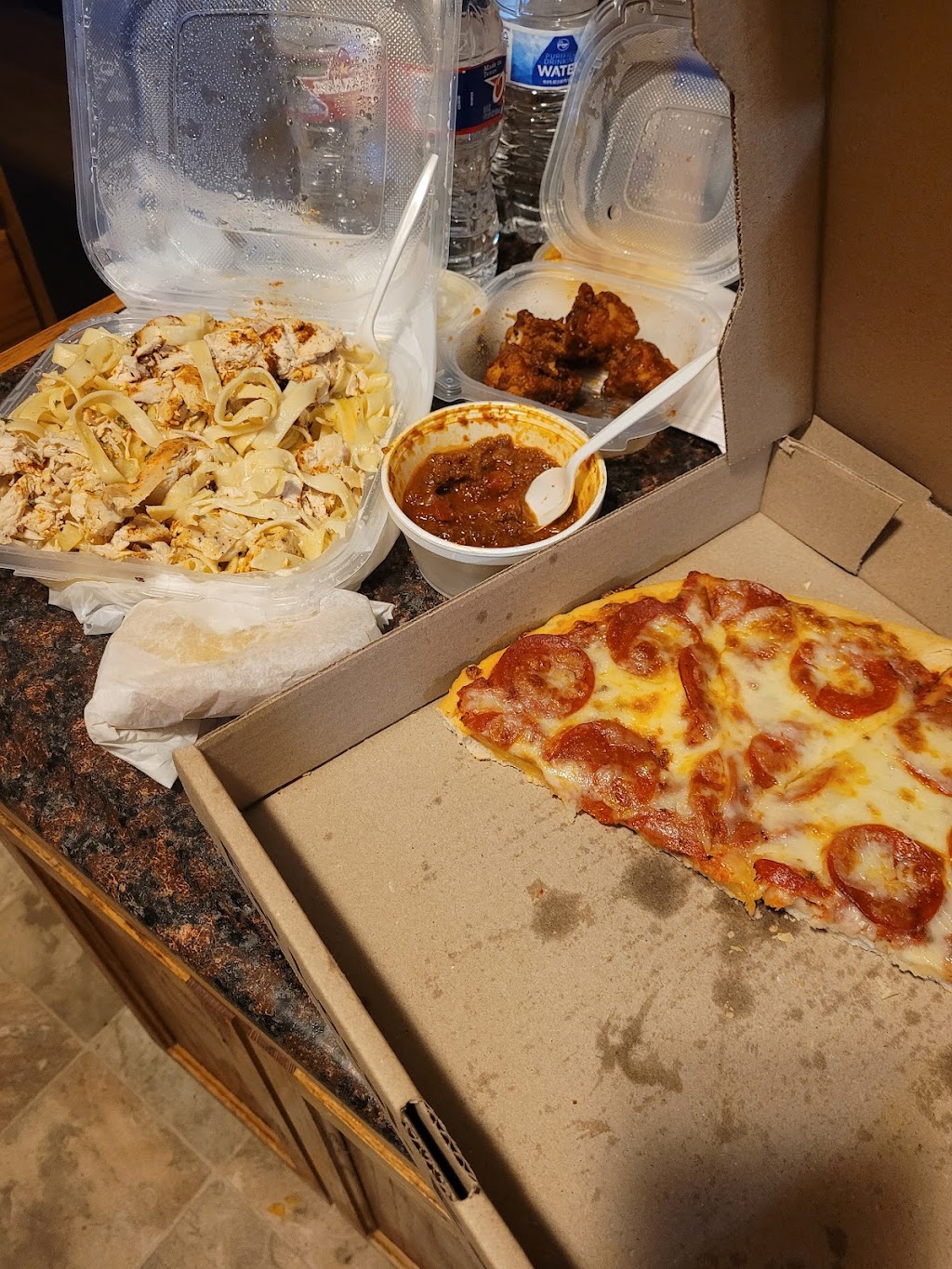 Gradys Pizza & Subs | restaurant | 6801 W 12th St, Little Rock, AR 72204, USA | 5016631918 OR +1 501-663-1918