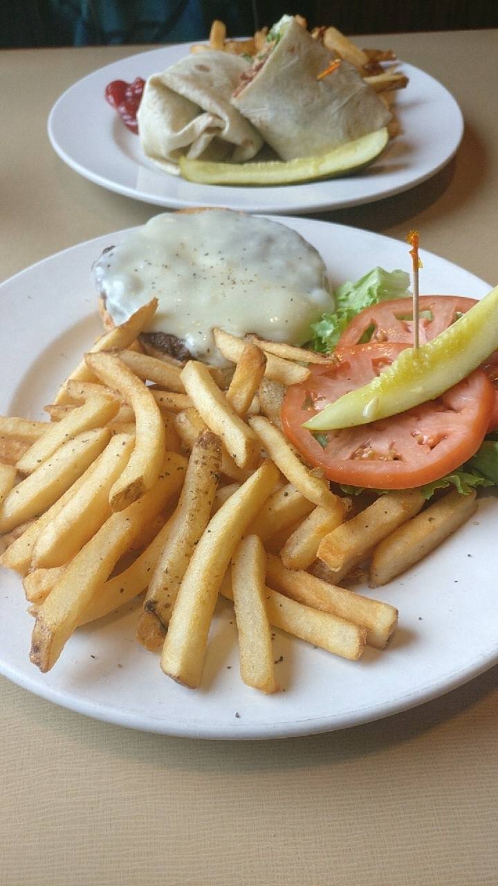 Hanover Eatery | restaurant | 9015, 5090 Bath Pike, Bethlehem, PA 18017, USA | 6108371621 OR +1 610-837-1621