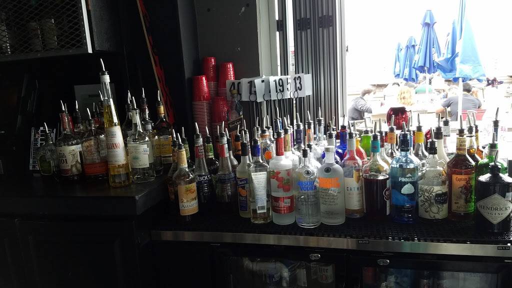 Calhouns Rooftop | restaurant | 4701 Calhoun Rd #200, Houston, TX 77004, USA | 8326498849 OR +1 832-649-8849