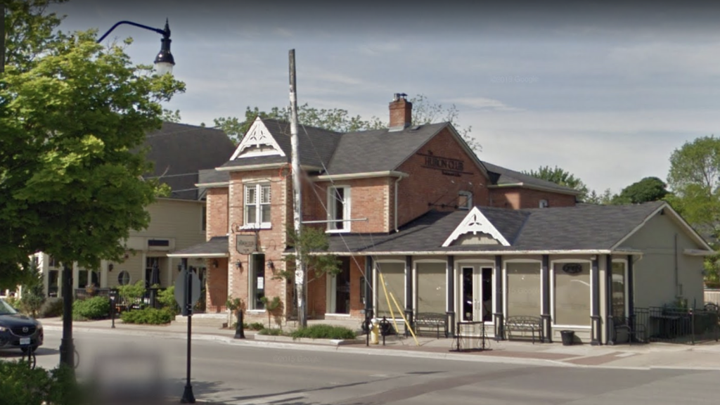 The Huron Club | restaurant | 94 Pine St, Collingwood, ON L9Y 2N9, Canada | 7052936677 OR +1 705-293-6677