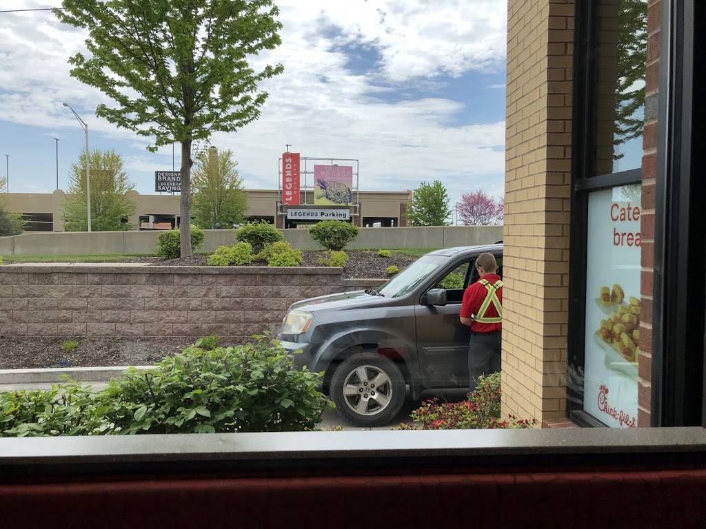 Chick-fil-A | restaurant | 10770 Parallel Pkwy, Kansas City, KS 66109, USA | 9133342442 OR +1 913-334-2442