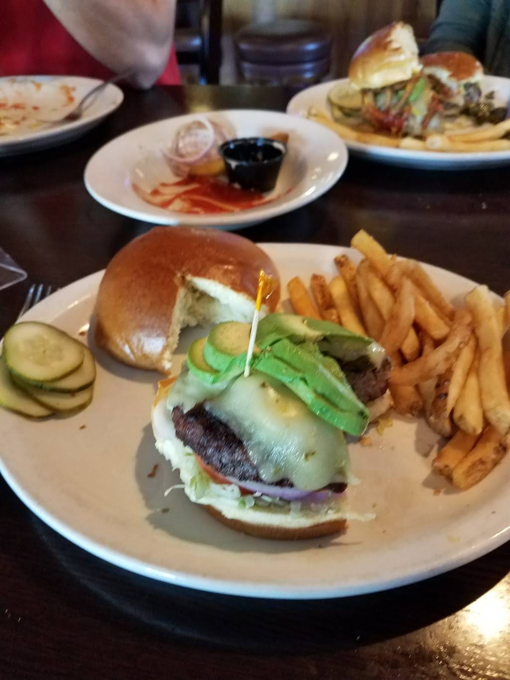 Station 21 American Grill | restaurant | 201 N Main St, Crown Point, IN 46307, USA | 2196610021 OR +1 219-661-0021