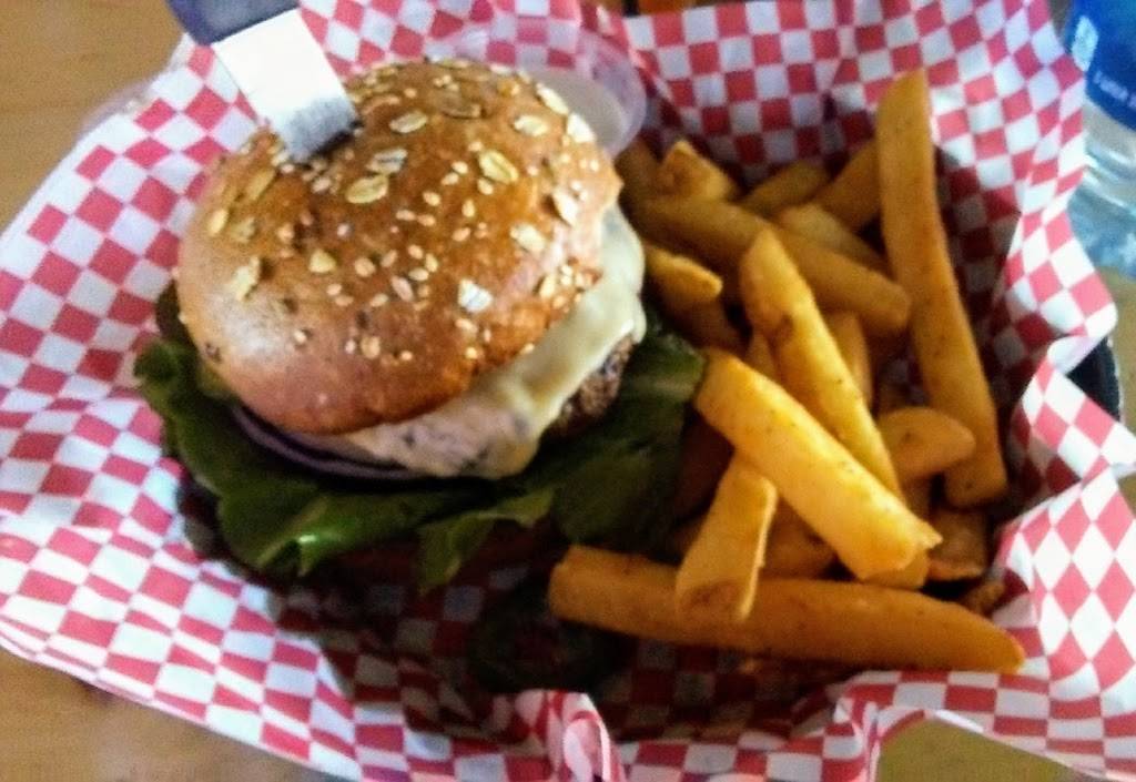 B2 Burgers and Brews | restaurant | 393 West Warner Road #121, Chandler, AZ 85225, USA | 4809174937 OR +1 480-917-4937