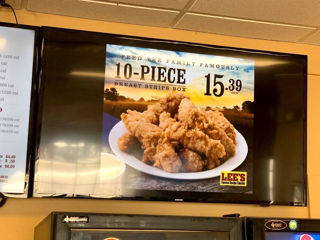 Lees Famous Recipe Chicken | restaurant | 200 Whitehall Rd, Muskegon, MI 49445, USA | 2317449592 OR +1 231-744-9592