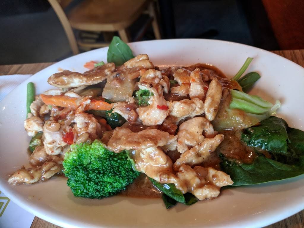 Bai Som Thai Kitchen | restaurant | 2121 Clement St, San Francisco, CA 94121, USA | 4157515332 OR +1 415-751-5332