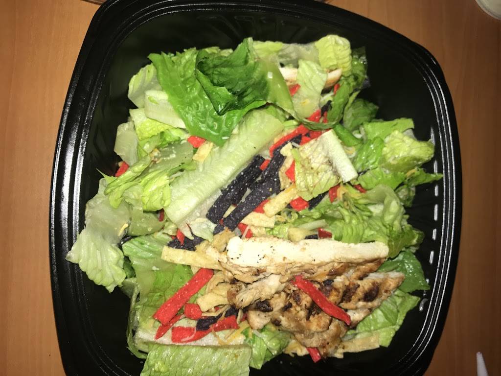 Pollo Tropical | restaurant | 5101 E Fowler Ave, Tampa, FL 33617, USA | 8137731382 OR +1 813-773-1382