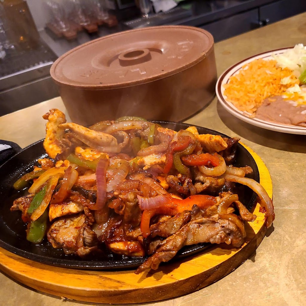 Mi Pueblo Santa Rosa | restaurant | 703 4th St, Santa Rosa, CA 95404, USA | 7078437804 OR +1 707-843-7804