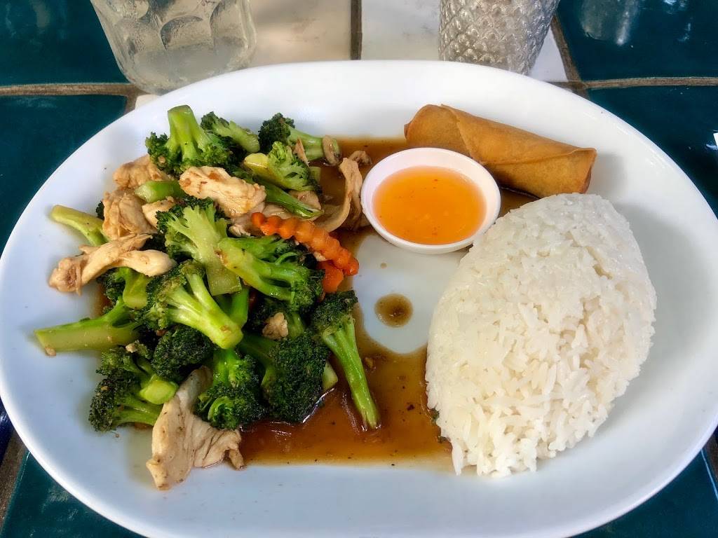 The SILVER LAKE HOUSE (by LEELA THAI) | restaurant | 1733 Silver Lake Blvd, Los Angeles, CA 90026, USA | 3236606100 OR +1 323-660-6100