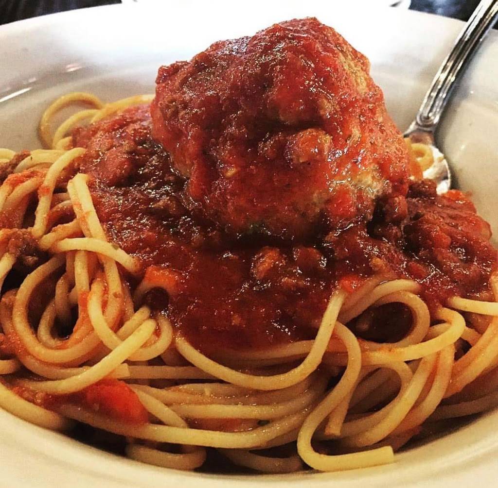 Maggianos Little Italy | restaurant | Lincoln Square, 10455 NE 8th St, Bellevue, WA 98004, USA | 4255196476 OR +1 425-519-6476