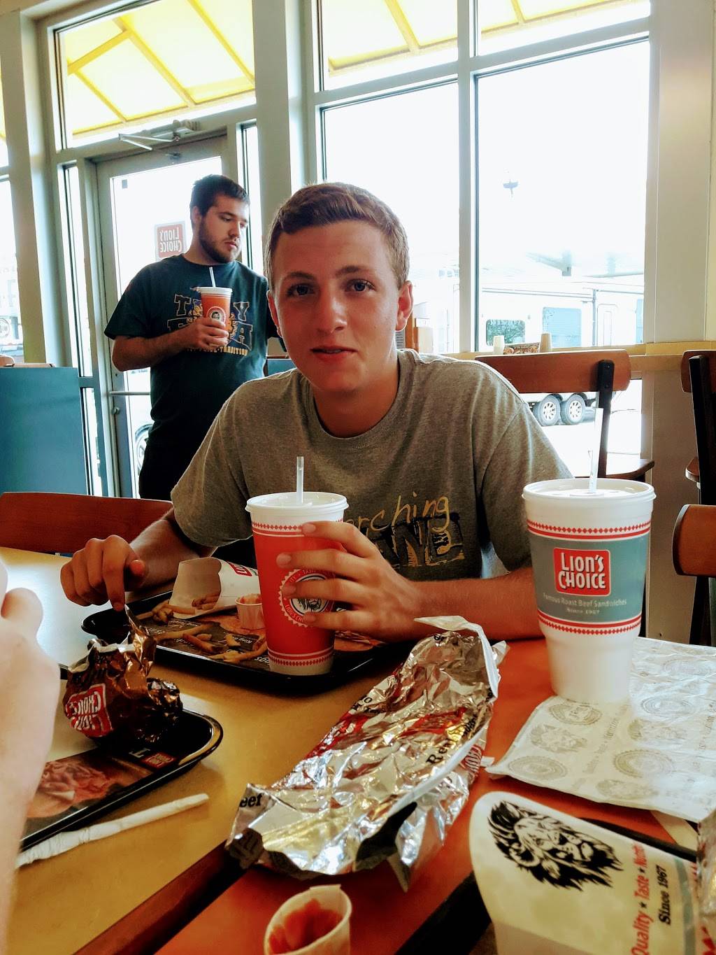 Lions Choice | restaurant | 4 Merlin Dr, Troy, MO 63379, USA | 6365287819 OR +1 636-528-7819