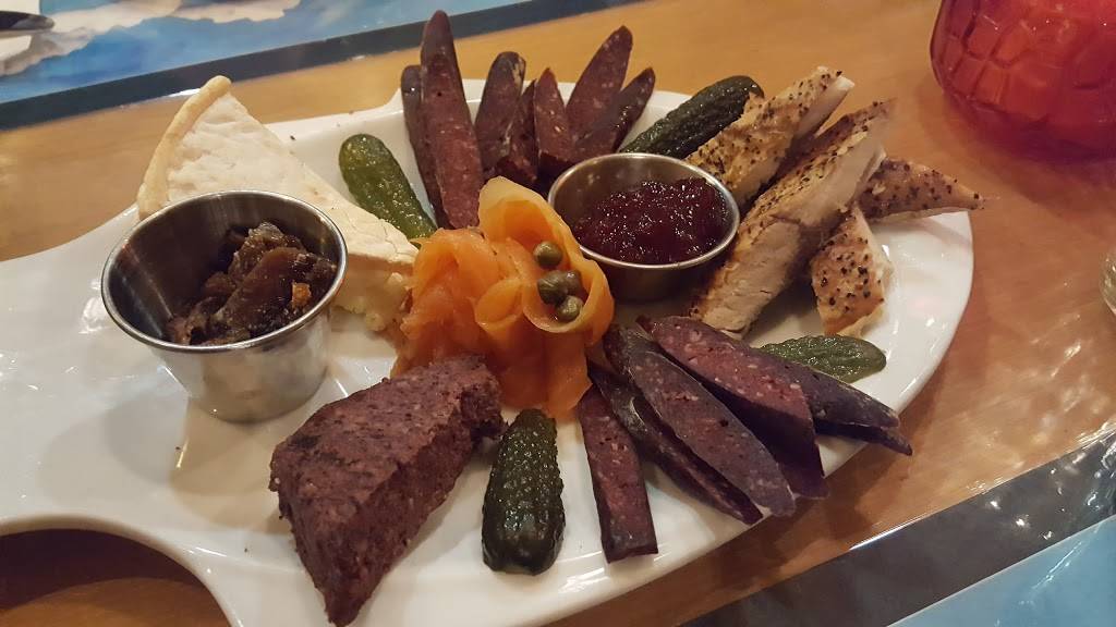 Restaurant Les Îles en ville Verdun | cafe | 5335 Rue Wellington, Verdun, QC H4H 1N3, Canada | 5145440854 OR +1 514-544-0854