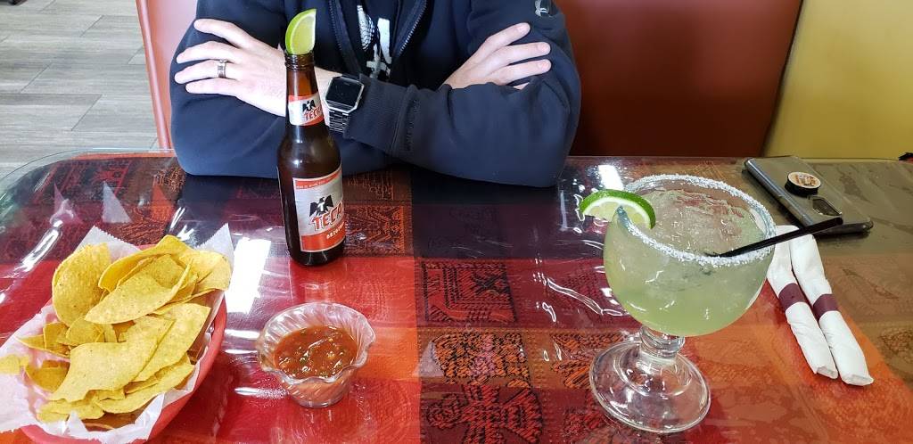 El Tequila Family Mexican | restaurant | 809 1st St SE, New Prague, MN 56071, USA | 9527587602 OR +1 952-758-7602