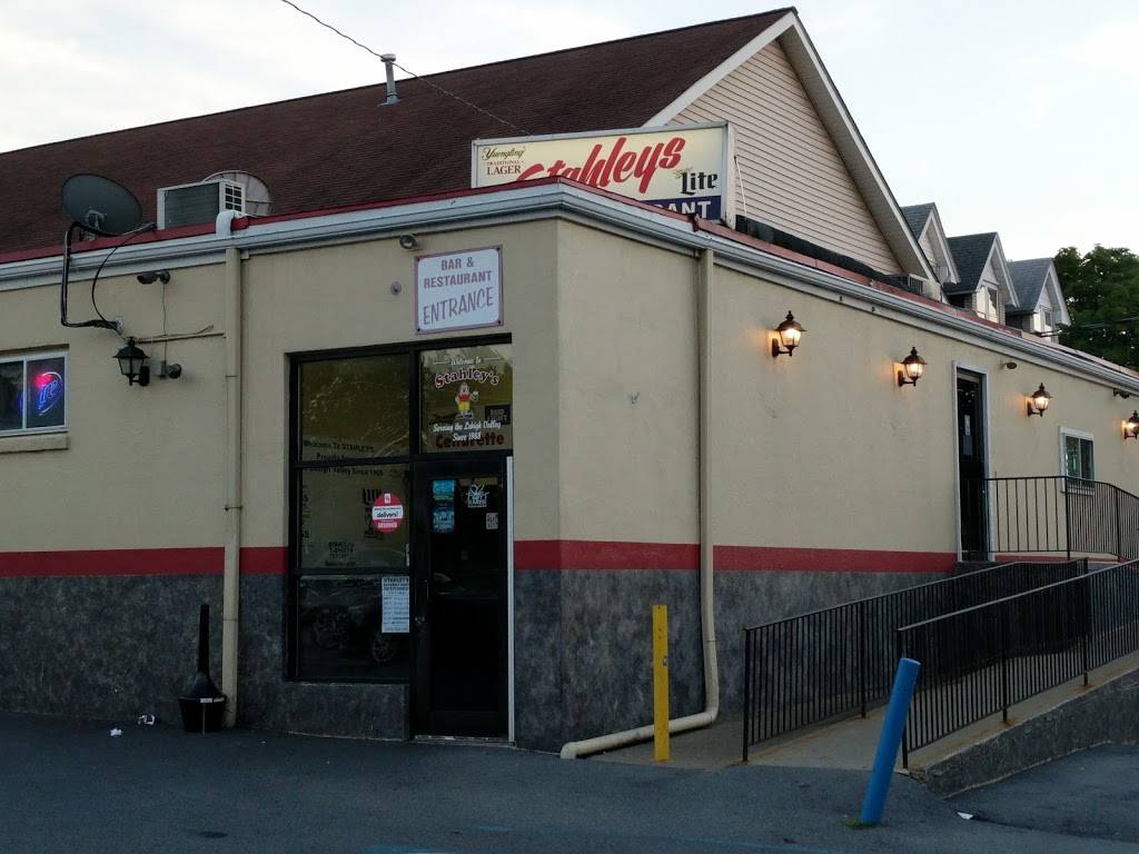 Stahleys Bar & Restaurant | restaurant | 1826 Hanover Ave, Allentown, PA 18109, USA | 6104332468 OR +1 610-433-2468