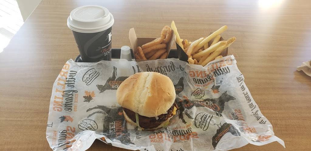 Harveys | restaurant | 3600 Boulevard des Forges, Trois-Rivières, QC G8Y 5H5, Canada | 8193767874 OR +1 819-376-7874