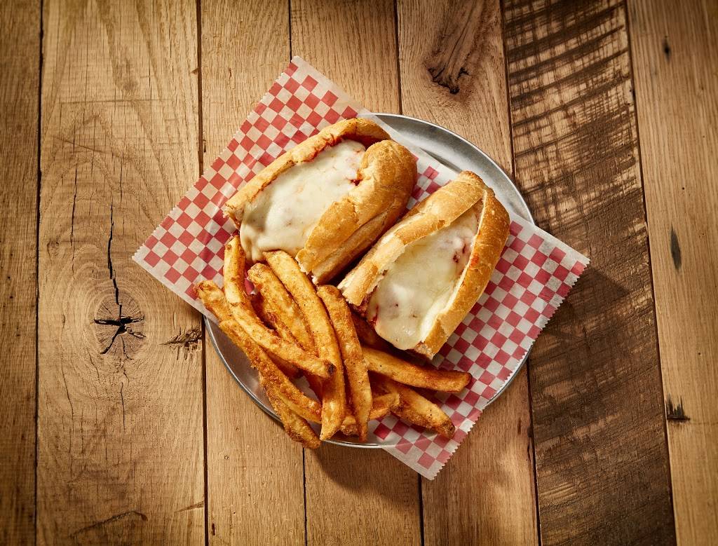 Famous Pizza | restaurant | 1 P T Barnum Square, Bethel, CT 06801, USA | 2037971550 OR +1 203-797-1550